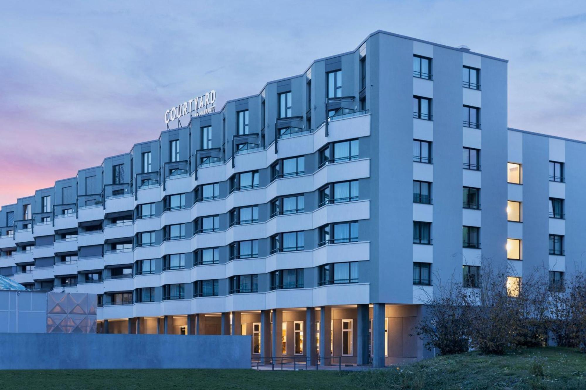 Courtyard By Marriott Biel Bienne Hotel Exterior photo