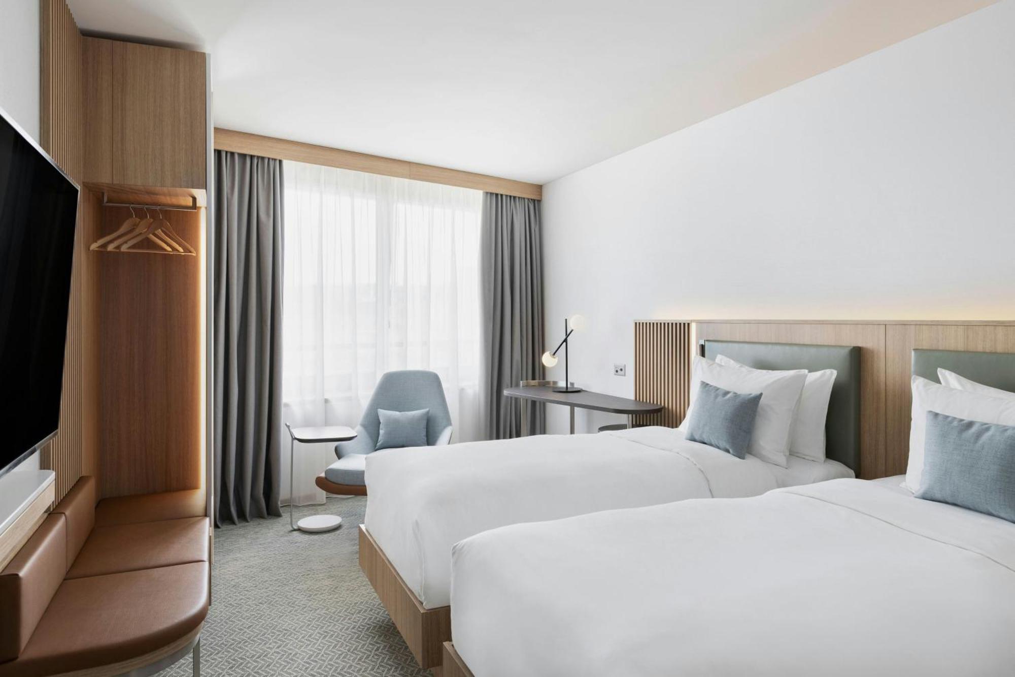 Courtyard By Marriott Biel Bienne Hotel Exterior photo