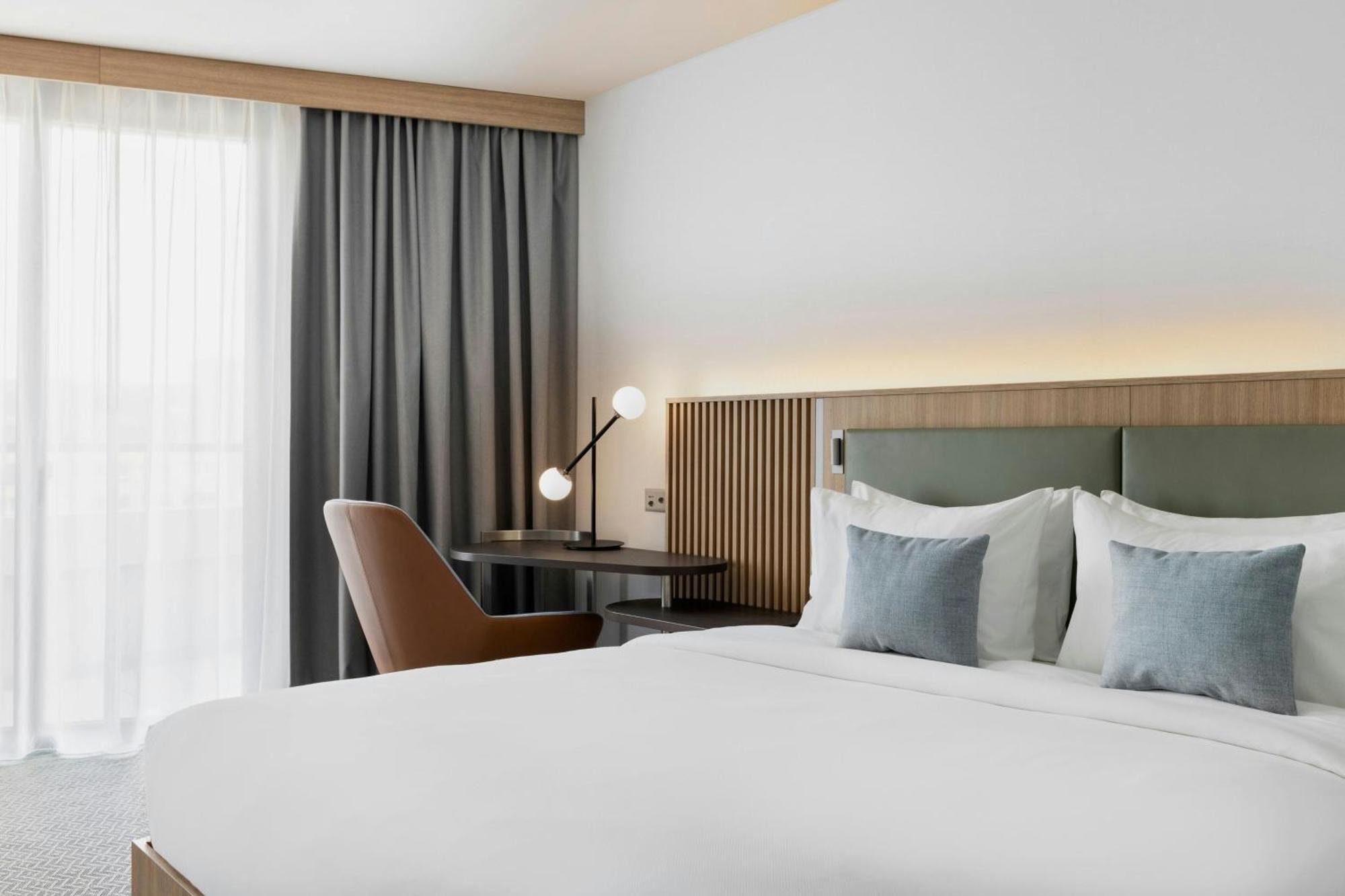 Courtyard By Marriott Biel Bienne Hotel Exterior photo