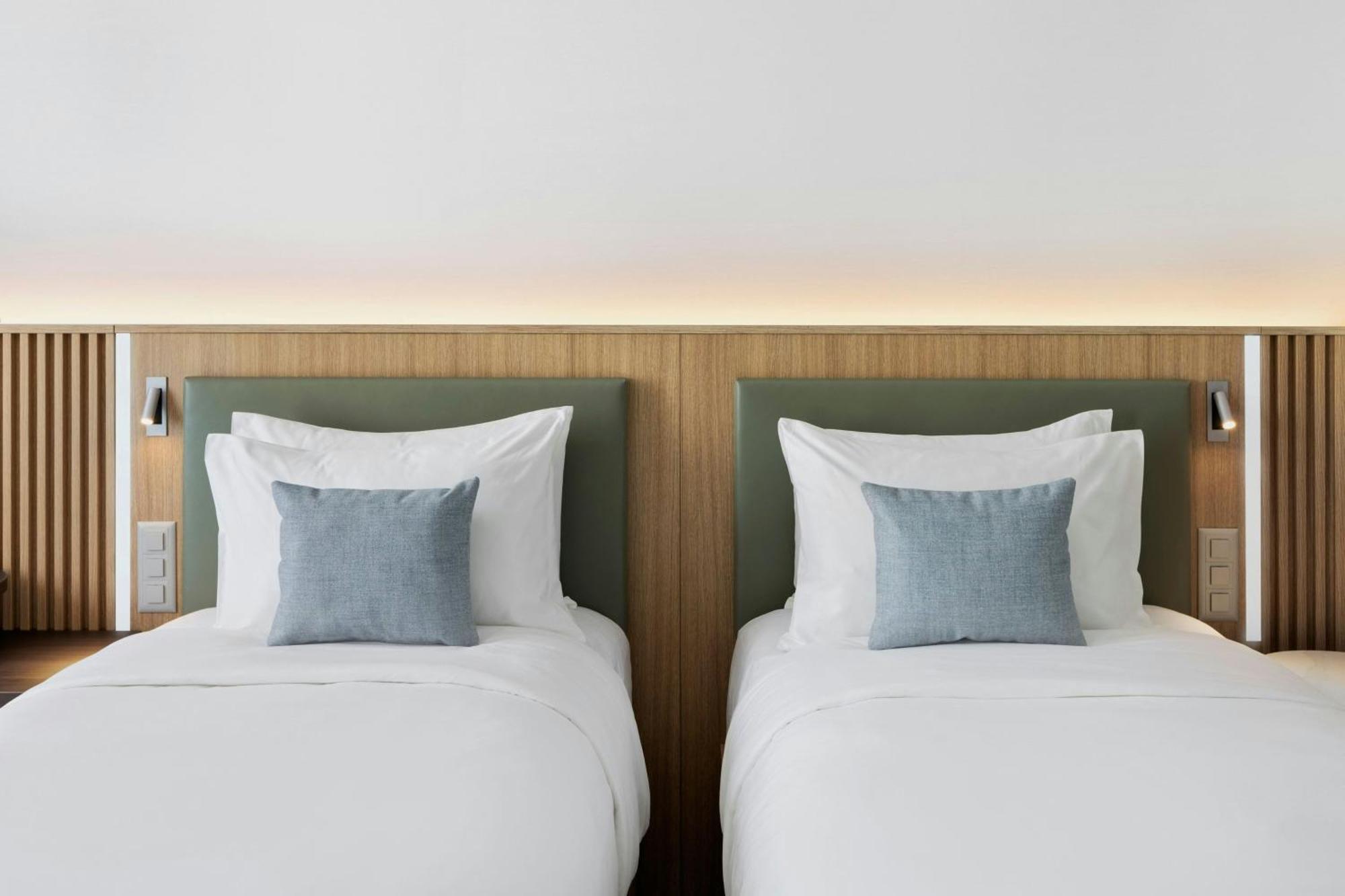 Courtyard By Marriott Biel Bienne Hotel Exterior photo