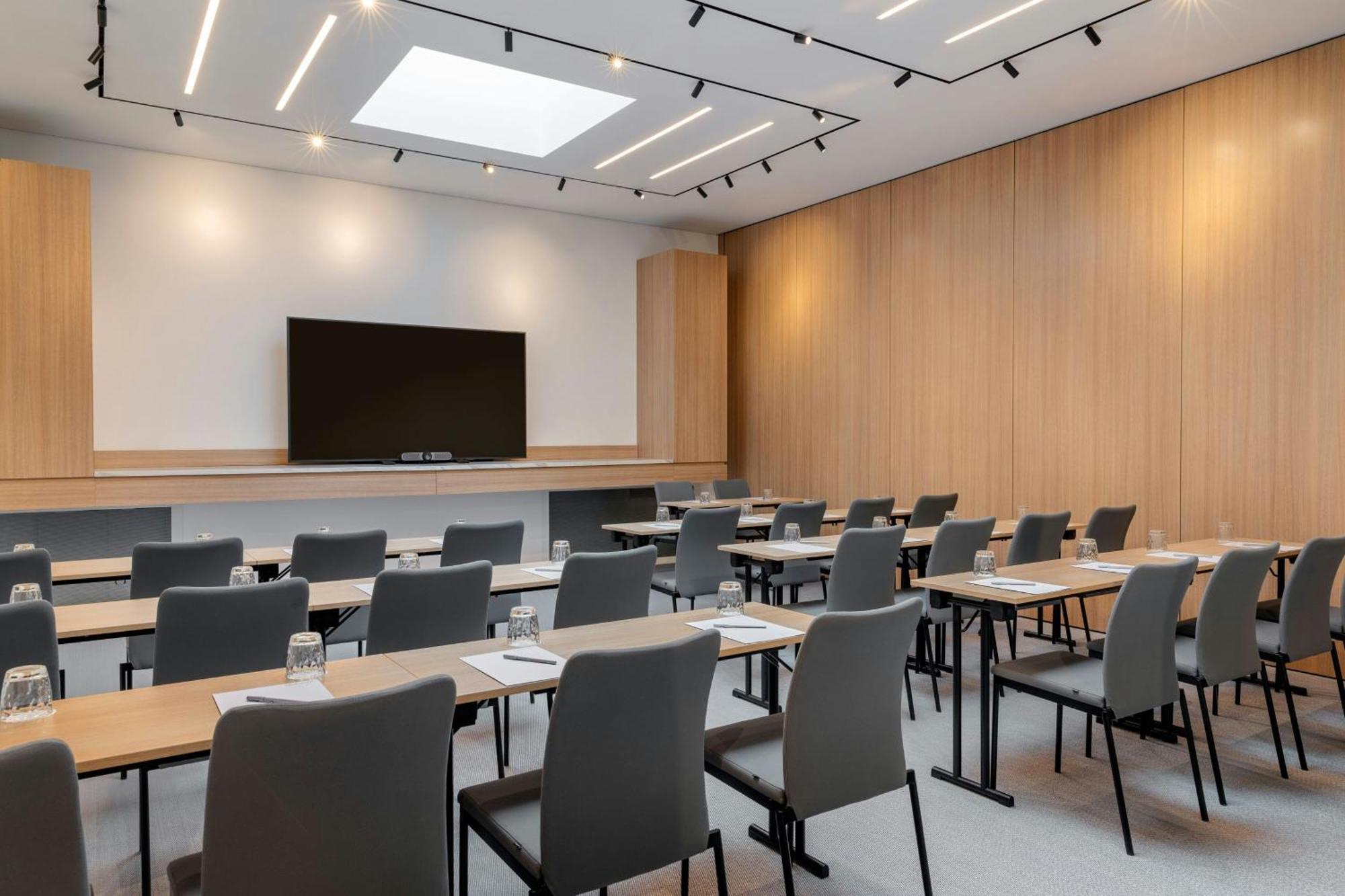 Courtyard By Marriott Biel Bienne Hotel Exterior photo